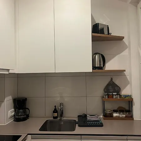 Tivoli Apartman *